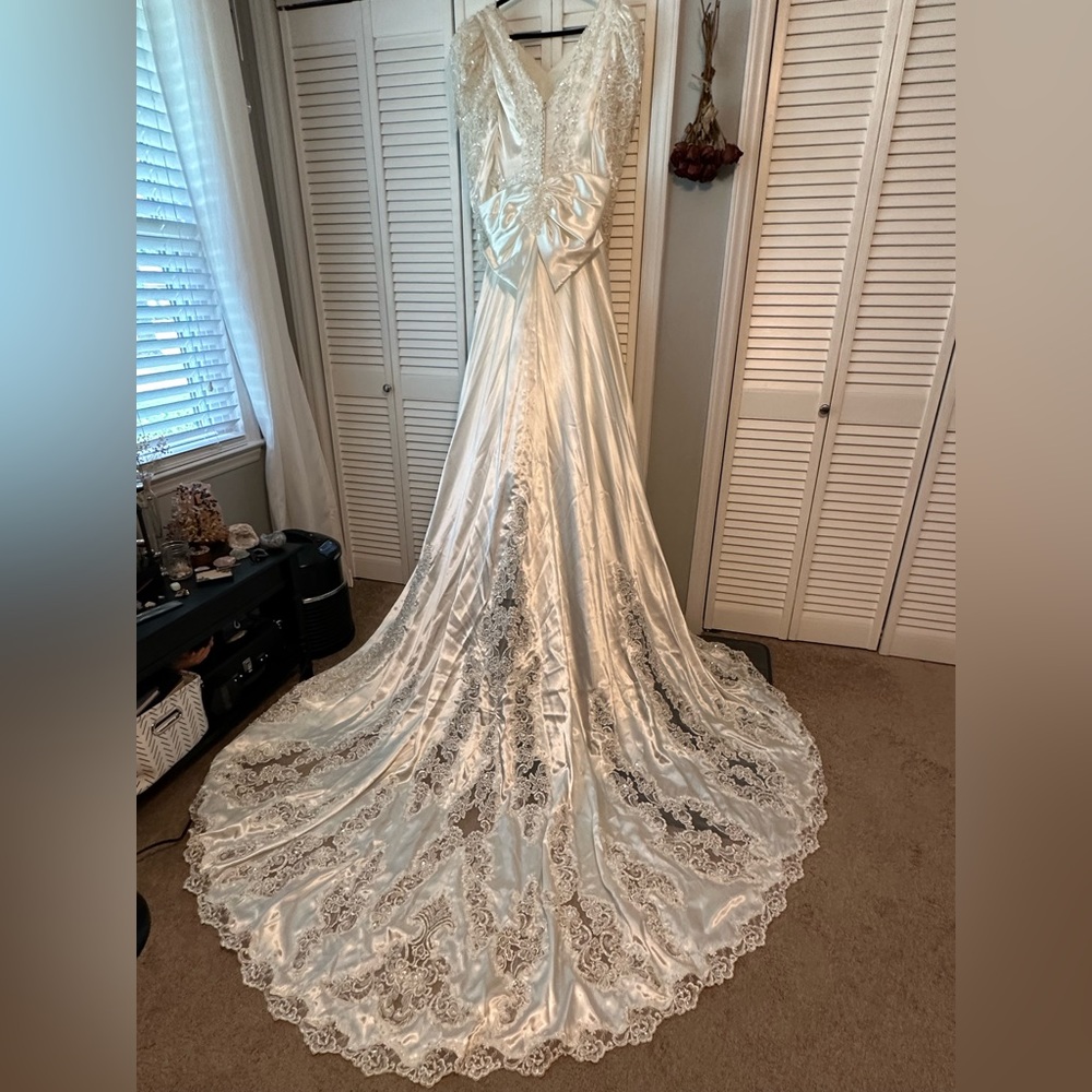 Stunning classic wedding dress